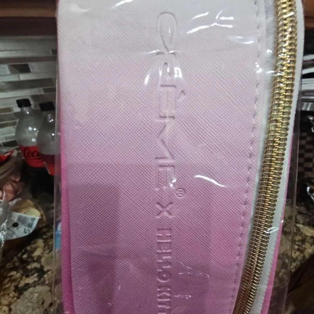 Source Unknown crème shop